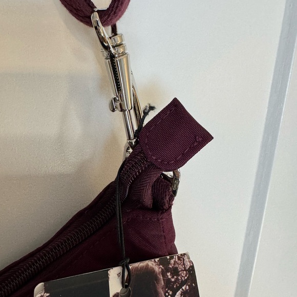 Travelon NWT Burgundy Red Crossbody Purse/Bag - Picture 11 of 11